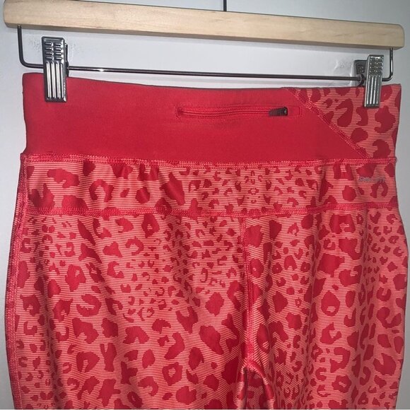 Nike Running Leggings Women’s Size Small Red Pink Animal Print Cropped - Picture 7 of 9
